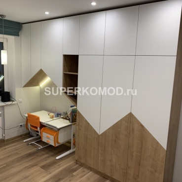 Шкаф в детскую под заказ