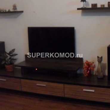 тёмная длинная низкая тумба под телевизор