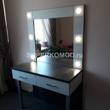 Дамский столик