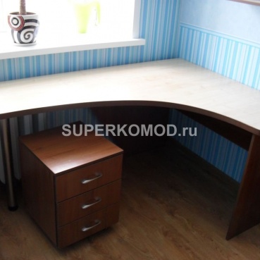 Стол офисный с подкатной тумбой