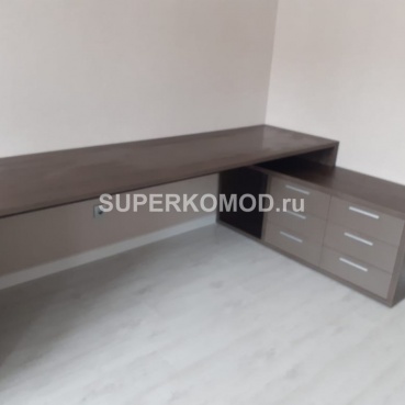Стол компьютерный с тумбой